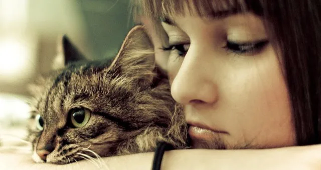 girl-with-cat